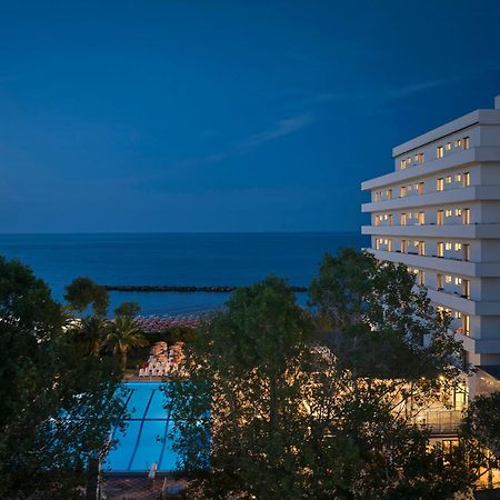 Serena Majestic Residence Montesilvano Marina Extérieur photo