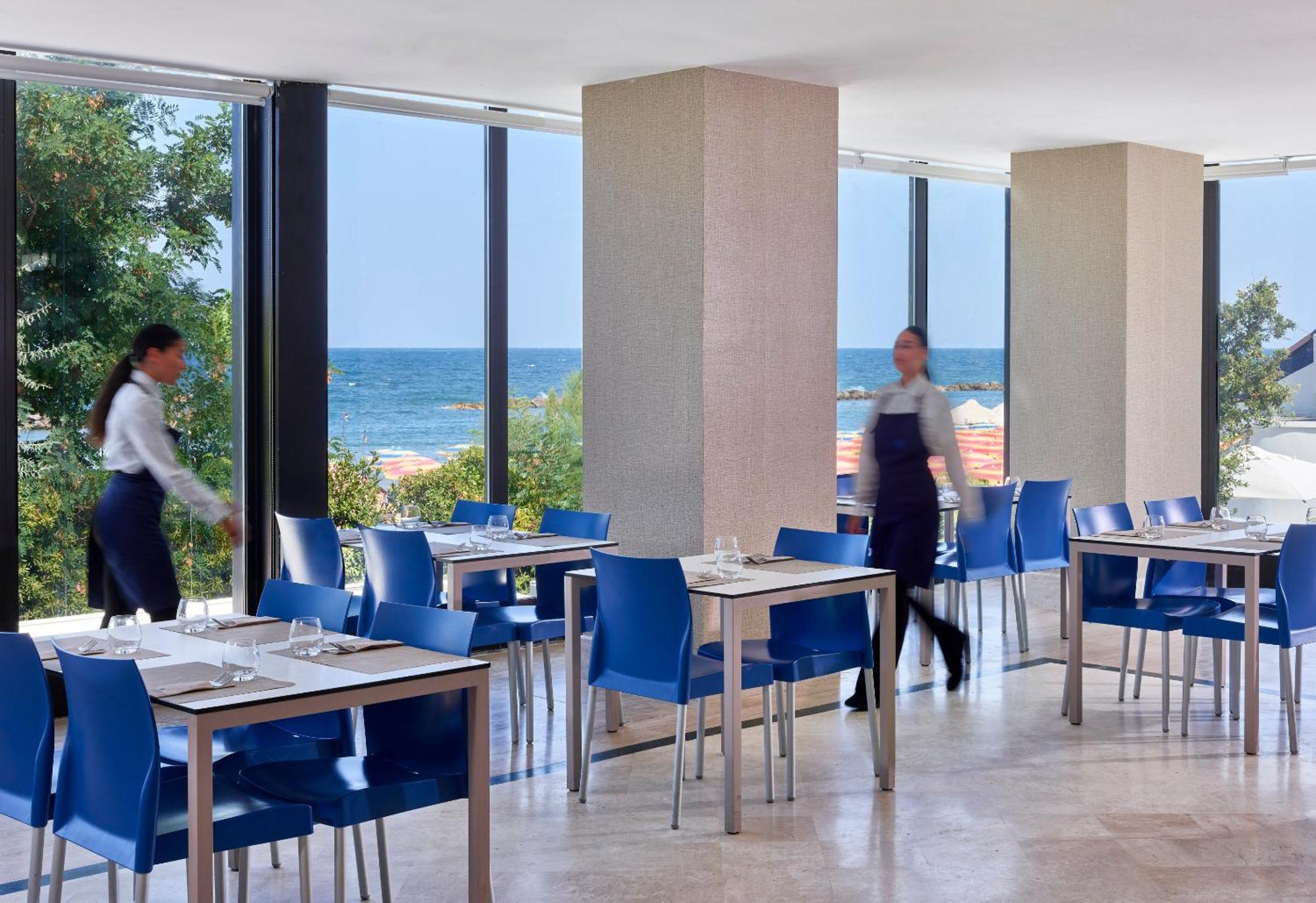 Serena Majestic Residence Montesilvano Marina Extérieur photo