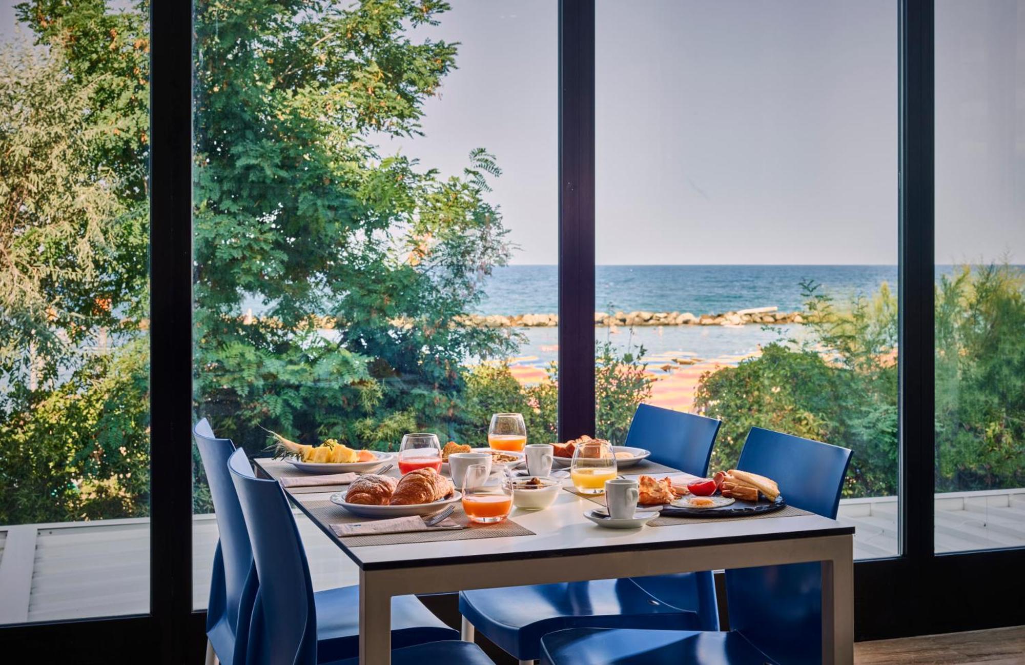 Serena Majestic Residence Montesilvano Marina Extérieur photo